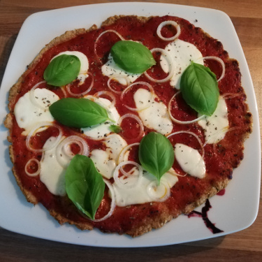 Low Carb Pizza mit Thunfisch Boden thunfisch-pizza-small